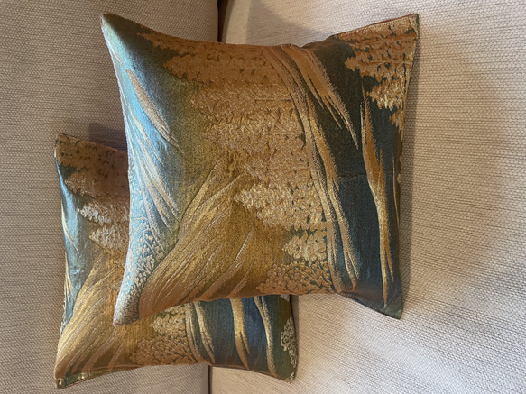 2097豪華刺繍の袋帯リメイク 正絹クッションカバー30cm✖️30cm