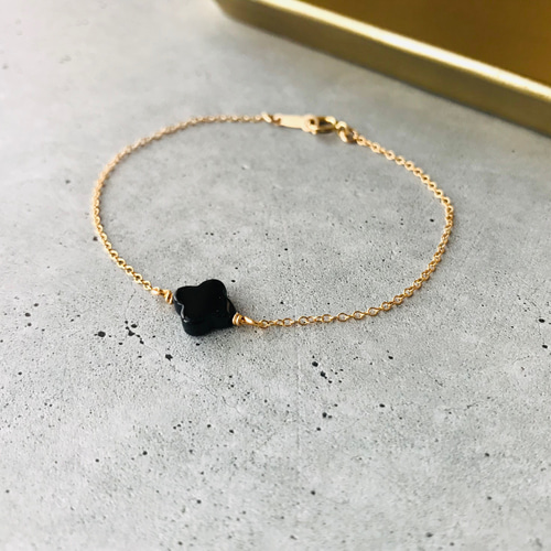 14kgf✴︎フラワーモチーフブラックオニキス✴︎ブレスレット
