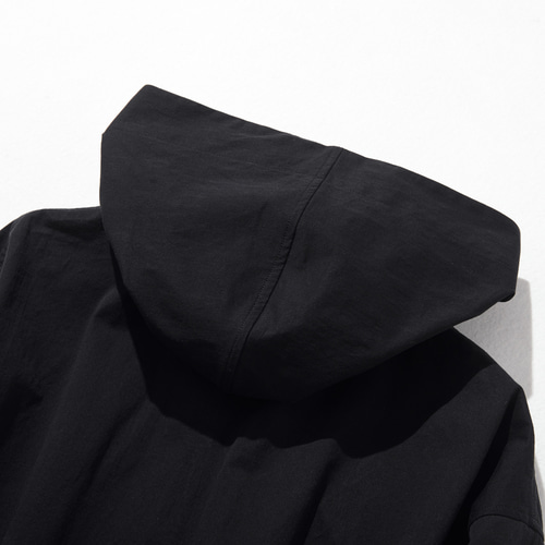 理想的なドルマンブルゾン。コットン100％ ライトアウター ブラック