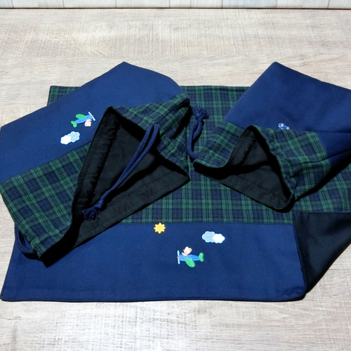 familiar - 【ハンドメイド】くまワッペン付レッスンバッグ 紺