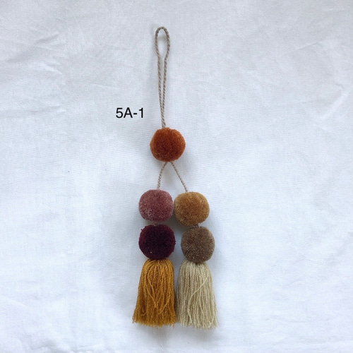 メキシコ/毛糸】ポンポンチャームM（アースカラー） バッグチャーム