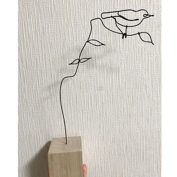 ワイヤークラフト　木の上の鳥　木製 1枚目の画像