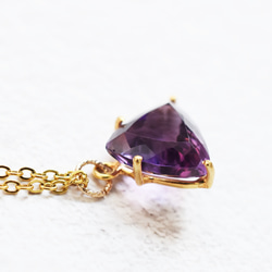 [獨一無二/CA] 寬鬆大號紫水晶三角寶石不銹鋼項鍊 50 厘米 第3張的照片