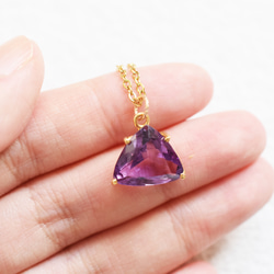 [獨一無二/CA] 寬鬆大號紫水晶三角寶石不銹鋼項鍊 50 厘米 第4張的照片