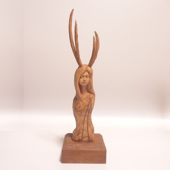 木彫刻 アート  『 祭壇の女神像 』　木彫刻　芸術  女性 ハンドメイド  手彫り 彫刻 13枚目の画像