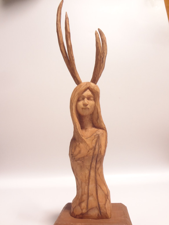 木彫刻 アート  『 祭壇の女神像 』　木彫刻　芸術  女性 ハンドメイド  手彫り 彫刻 9枚目の画像