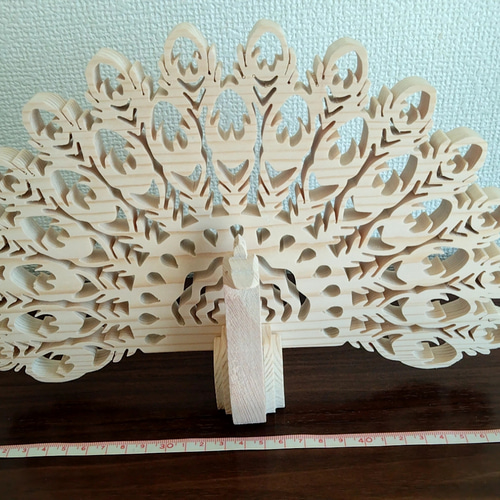 木のオブジェ 孔雀 (木製、縁起物、玄関飾り、クジャク、飾り物