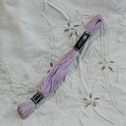 アンティーク   CBカルティエ・ブレッソン 刺繍糸 薄紫系 4枚目の画像