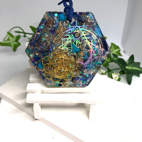 【つねりん】みつばち付きハニカム形オルゴナイト☆他２点 ハンドメイド オルゴナイト 六角形型 置物 壁掛け ハスの花 妖精