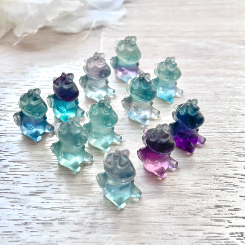 選択】フローライト（蛍石）ユニコーン 彫刻 1頭（1個） 25mm 天然石