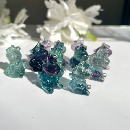 選択】フローライト（蛍石）ユニコーン 彫刻 1頭（1個） 25mm 天然石