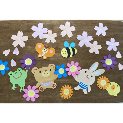 【送料無料/新品】 壁面飾り 誕生表 春 入学（壁面 入園 保育園 幼稚園 こども園 ウォールステッカー・シール