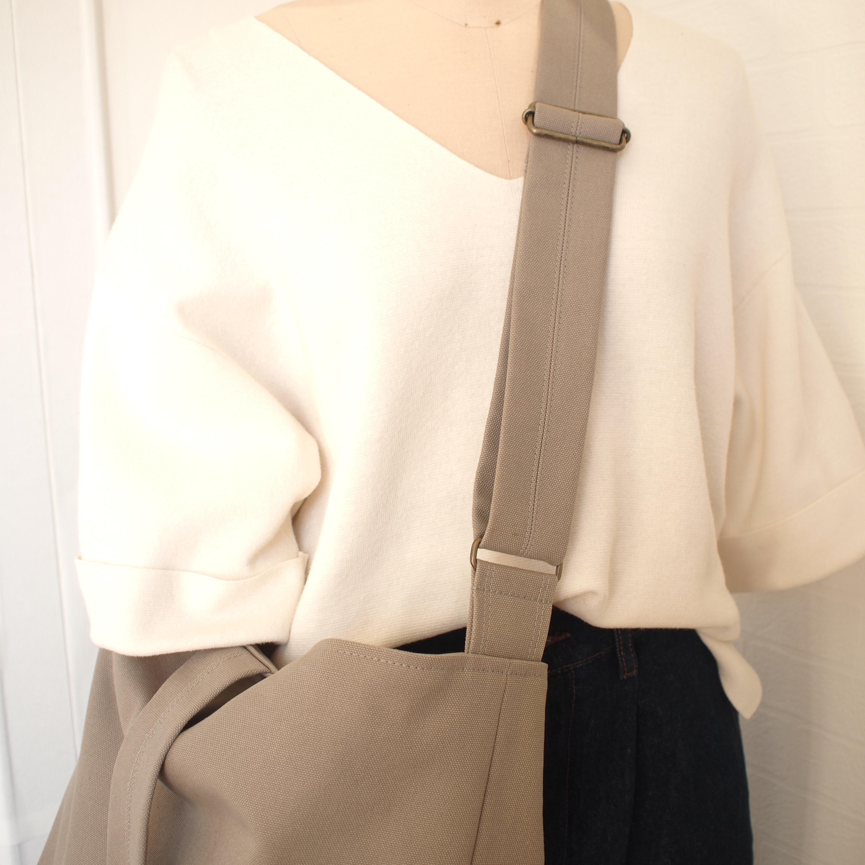 新色❣️グレージュ⭐︎8号帆布のショルダーバッグ⭐︎A4横型マチ広トート