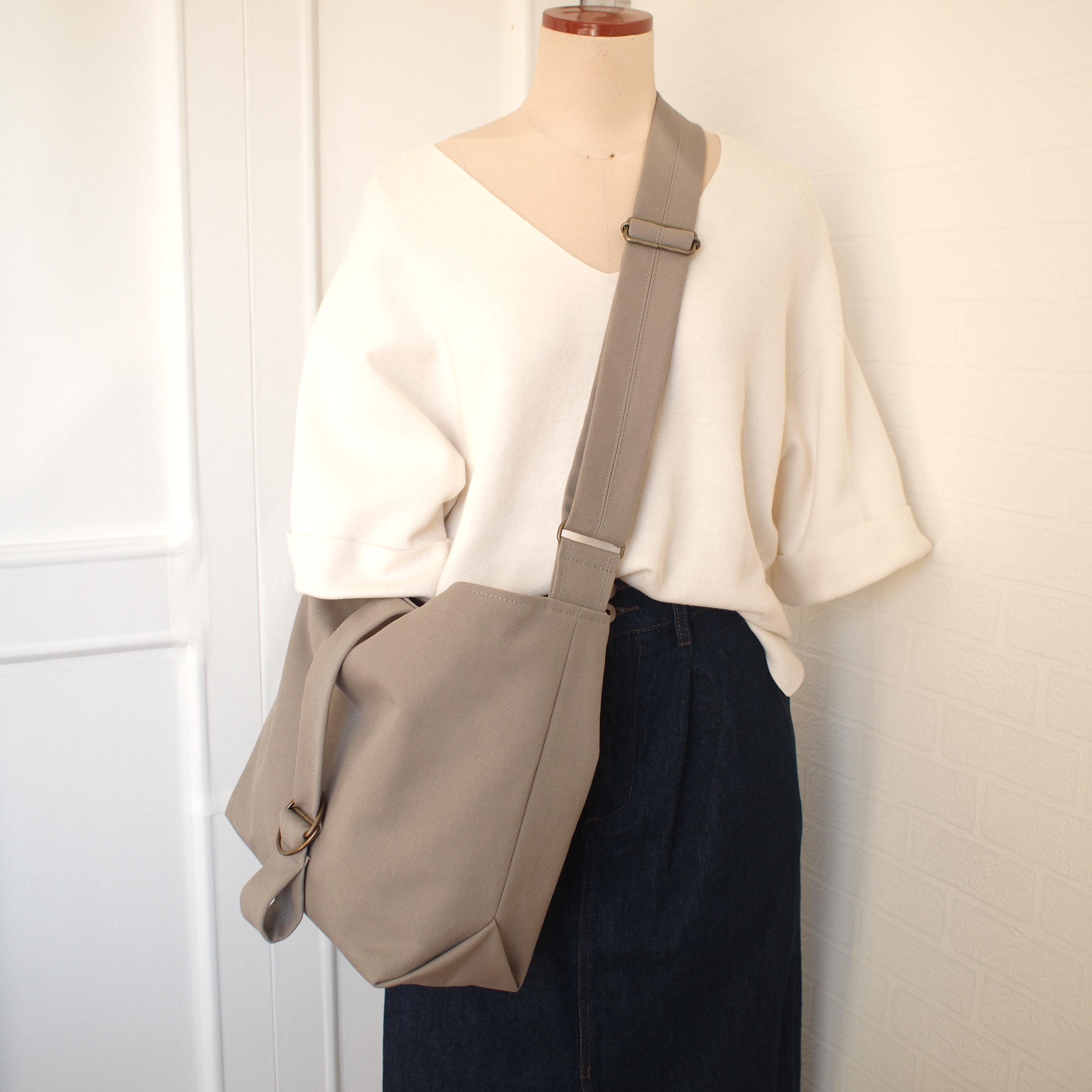 新色❣️グレージュ⭐︎8号帆布のショルダーバッグ⭐︎A4横型マチ広トート