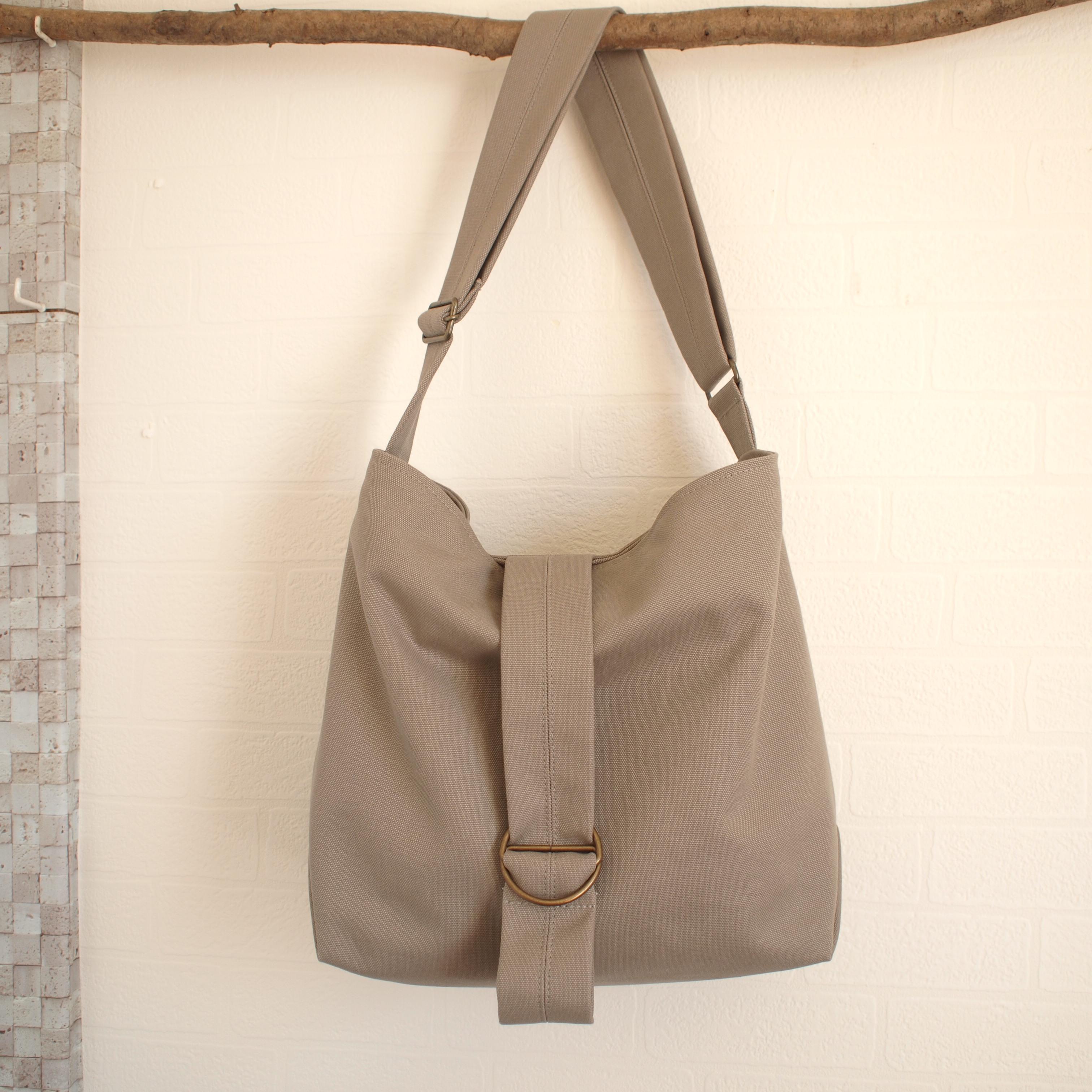 新色❣️グレージュ⭐︎8号帆布のショルダーバッグ⭐︎A4横型マチ広トート