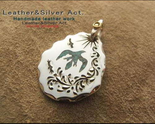 インレイ ターコイズ イーグルネックレス手彫り シルバー925、ゴールド