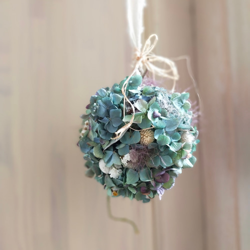 秋色紫陽花とスモークツリードライフラワーのフラワーボール