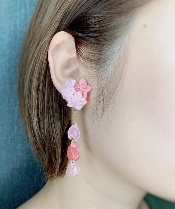 【儚く散ってゆく】桜の花のイヤリング・ピアス 5枚目の画像
