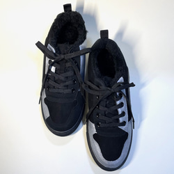 時尚不對稱雙色圍巾運動鞋（黑色 x 銀色）22.5cm〜25.0cm 第1張的照片