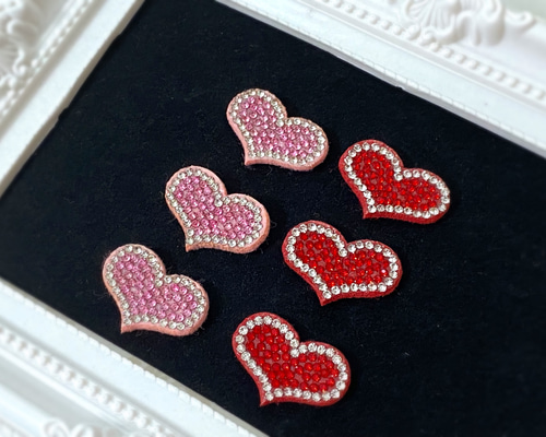 ワンダフルワールド　ハート型フェルトワッペン ブローチ　大小セット赤 8aa5d7de1d3c74ec054d43ff1e4de7