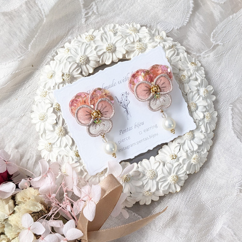 お花の刺繍アクセサリー ビオラ/パンジー pink✕white