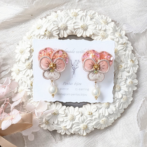 お花の刺繍アクセサリー ビオラ/パンジー pink✕white