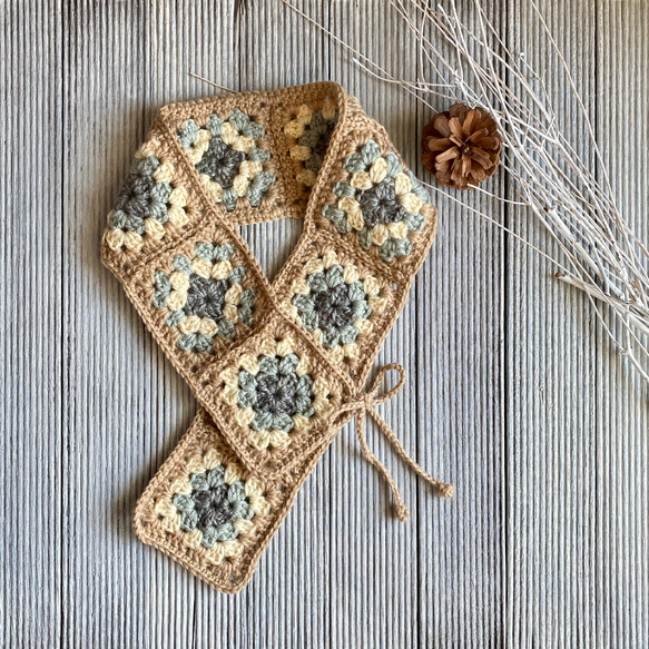 ハンドメイド かぎ針編み グラニースクエア スヌード - メルカリ
