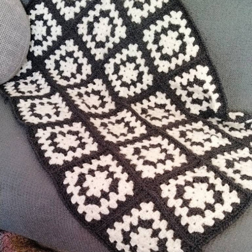 1日後発送】かぎ針編み／ 白と黒／モノトーン／モチーフ／ブランケット