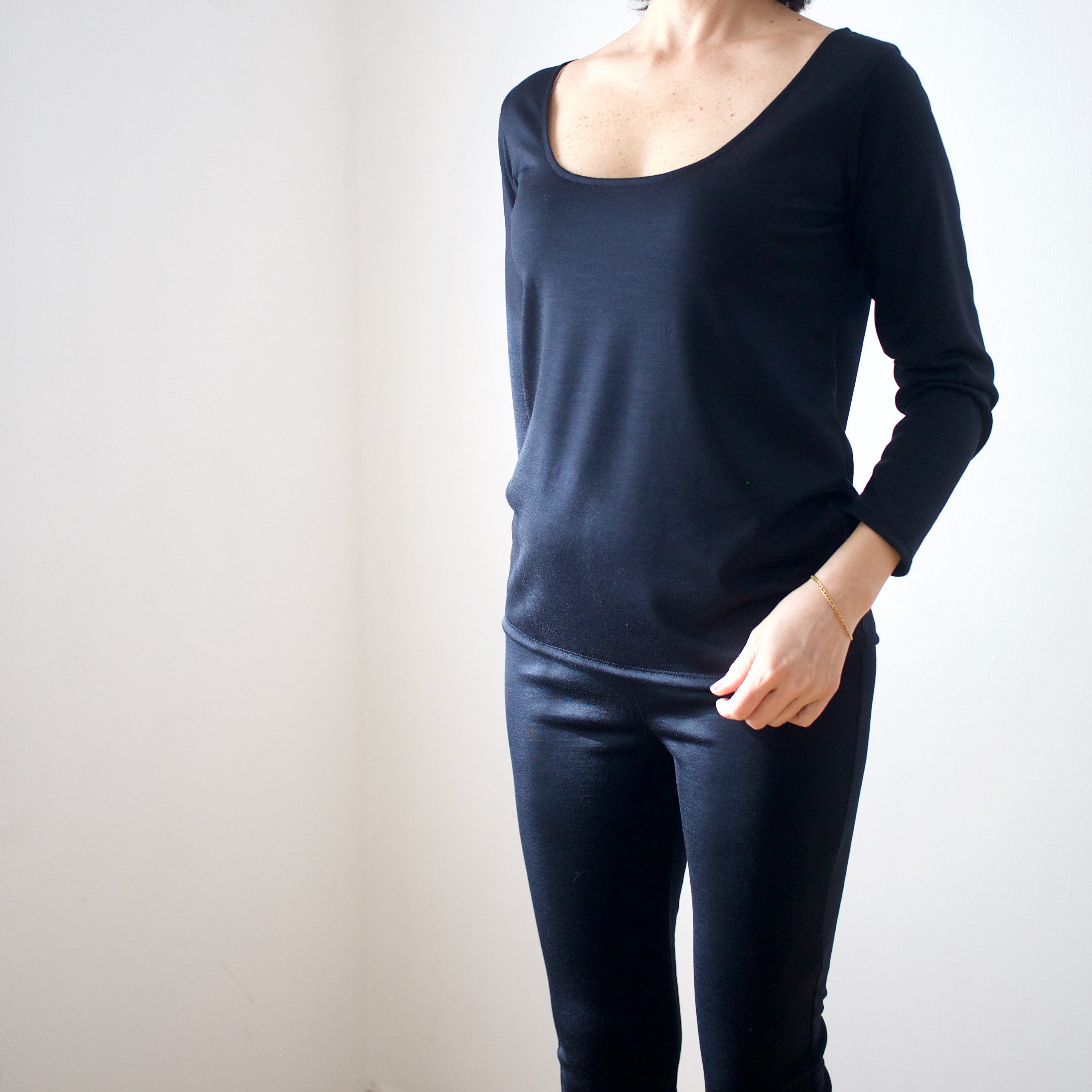 【メリノウールインナー】長袖シャツ　ダークネイビー