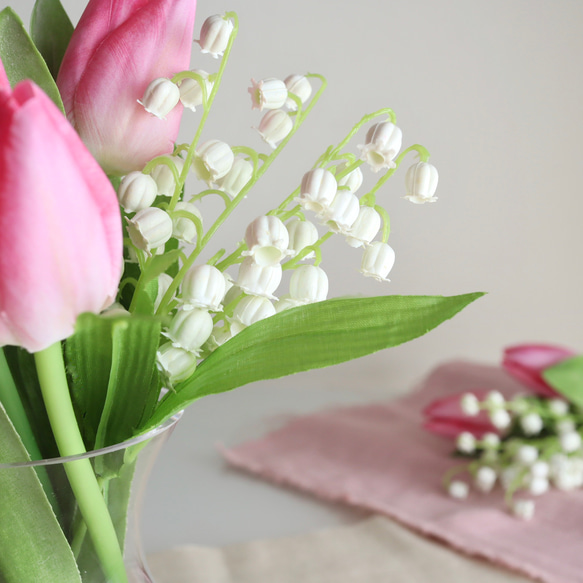 《ずっと咲いてる》かわいいピンクチューリップとスズラン（無料ギフトラッピング） 3枚目の画像