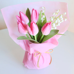 「永遠盛開」可愛的粉紅色鬱金香和鈴蘭（免費禮品包裝） 第7張的照片