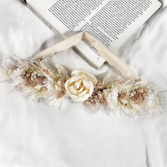 ホワイトベージュのドライフラワータペストリー横長スワッグ