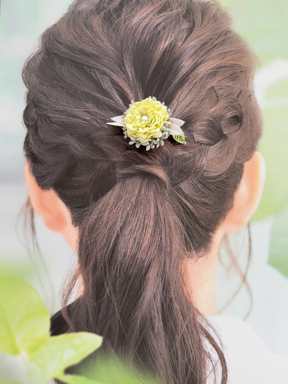 ペールグリーンの小花のヘアゴム　ヘアアクセサリー 10枚目の画像