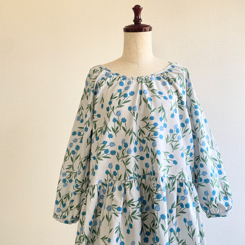 マルニ　チューリップ柄ワンピース　長袖　総柄　花柄 マルニ チューリップ柄ワンピース 長袖 総柄 花柄 - メルカリ