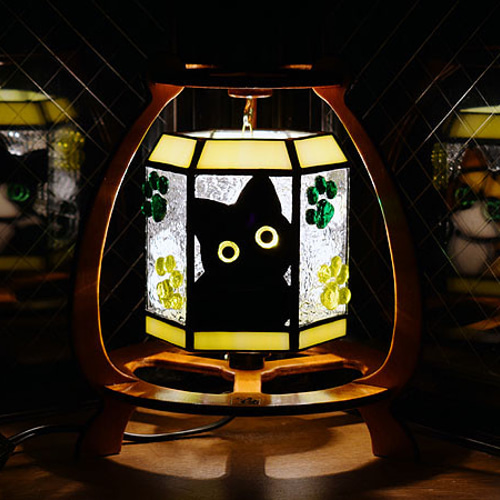 ステンドグラス・3本足木枠の6面猫ランプ 673 スタンドライト