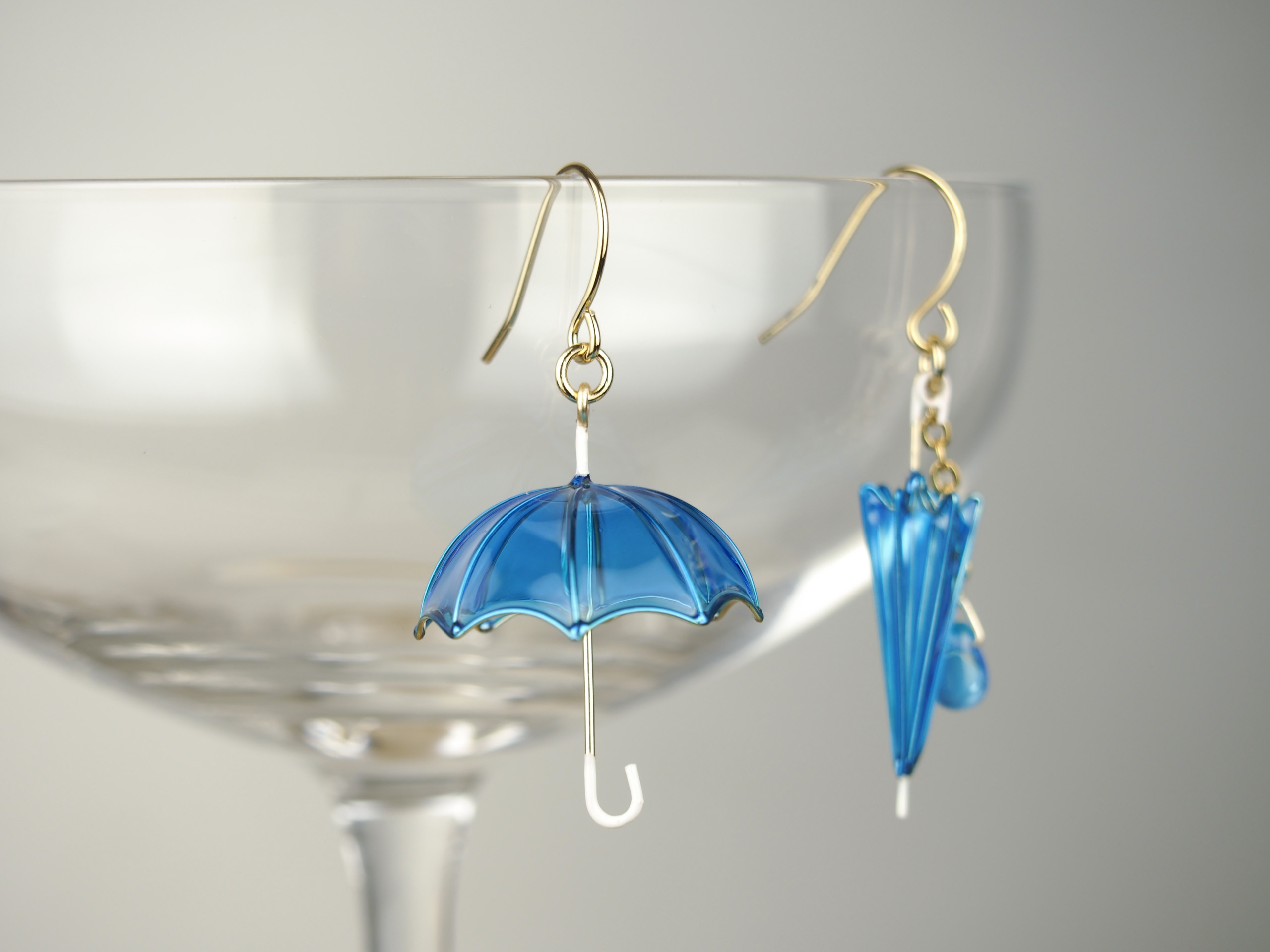 プレゼントゆらゆら傘ピアス