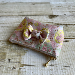 大人かわいい桜リボンの小さめポーチ　金襴　桜　パステルカラー　春　手のひらサイズ　小物入れ 6枚目の画像