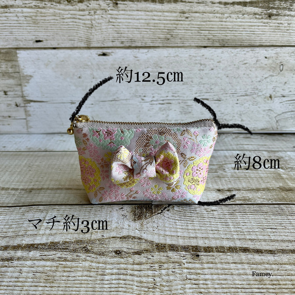 大人かわいい桜リボンの小さめポーチ　金襴　桜　パステルカラー　春　手のひらサイズ　小物入れ 3枚目の画像