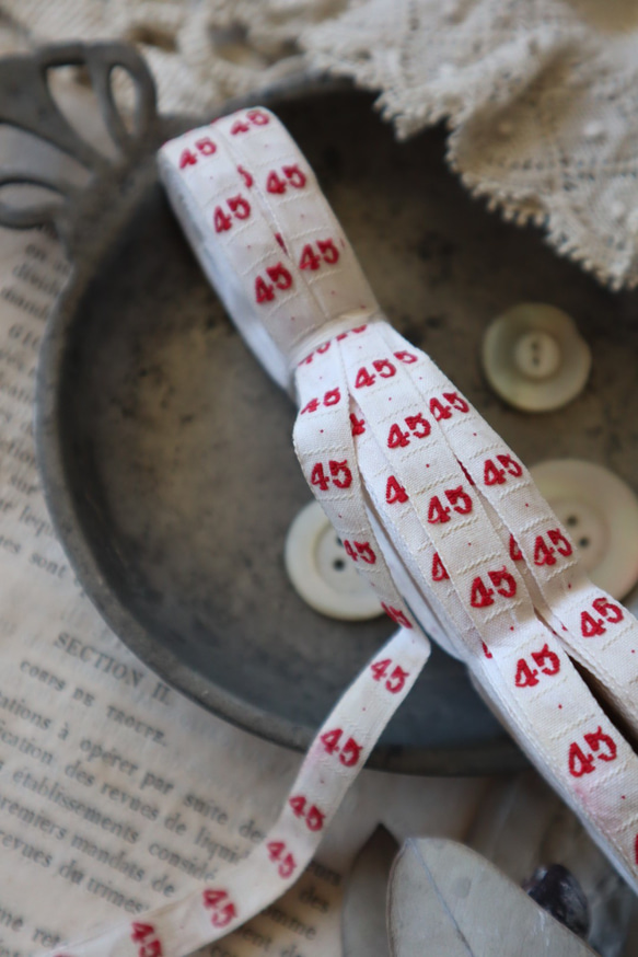 フランス 1m アンティークナンバーテープ 赤刺繍 D111 3枚目の画像