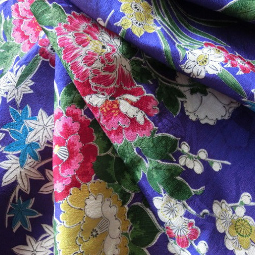 古布＊正絹紋錦紗縮緬＊紫に梅・椿・水仙＊33x148cm＊美品 