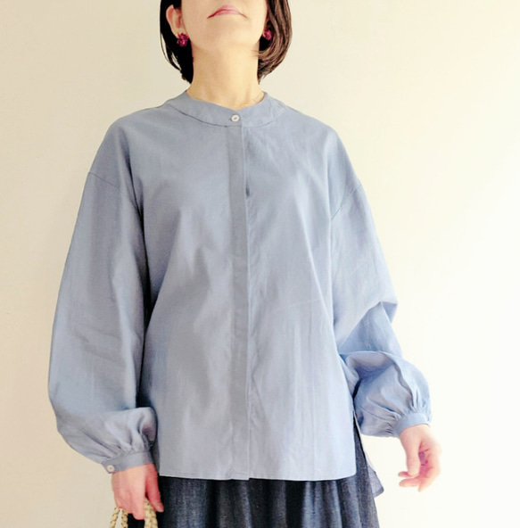【即納】上品なリネンレーヨンのバルーン袖シャツ シンプルカジュアルオフィスにも 1枚目の画像