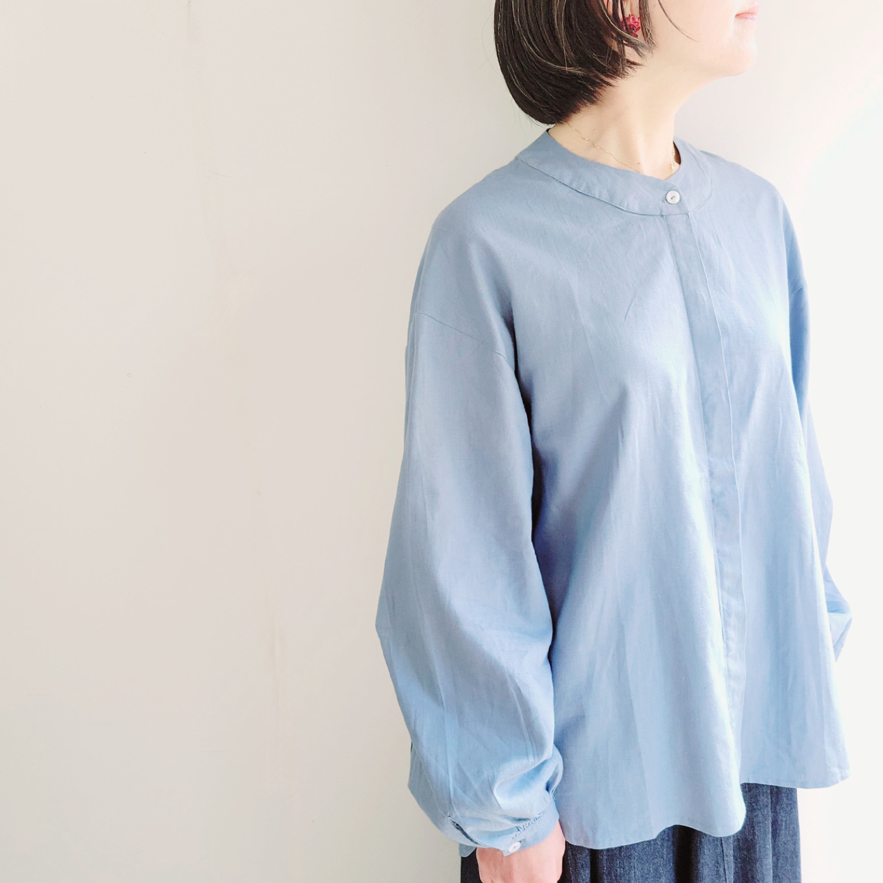 【即納】上品なリネンレーヨンのバルーン袖シャツ シンプルカジュアルオフィスにも