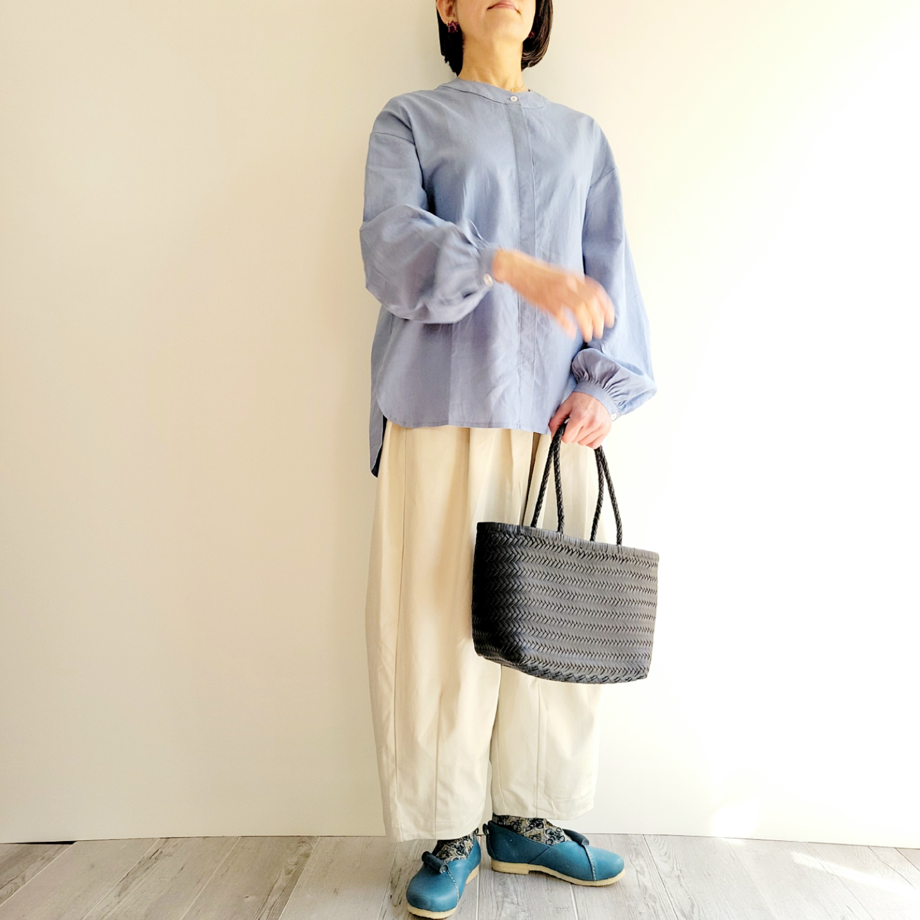 【即納】上品なリネンレーヨンのバルーン袖シャツ シンプルカジュアルオフィスにも