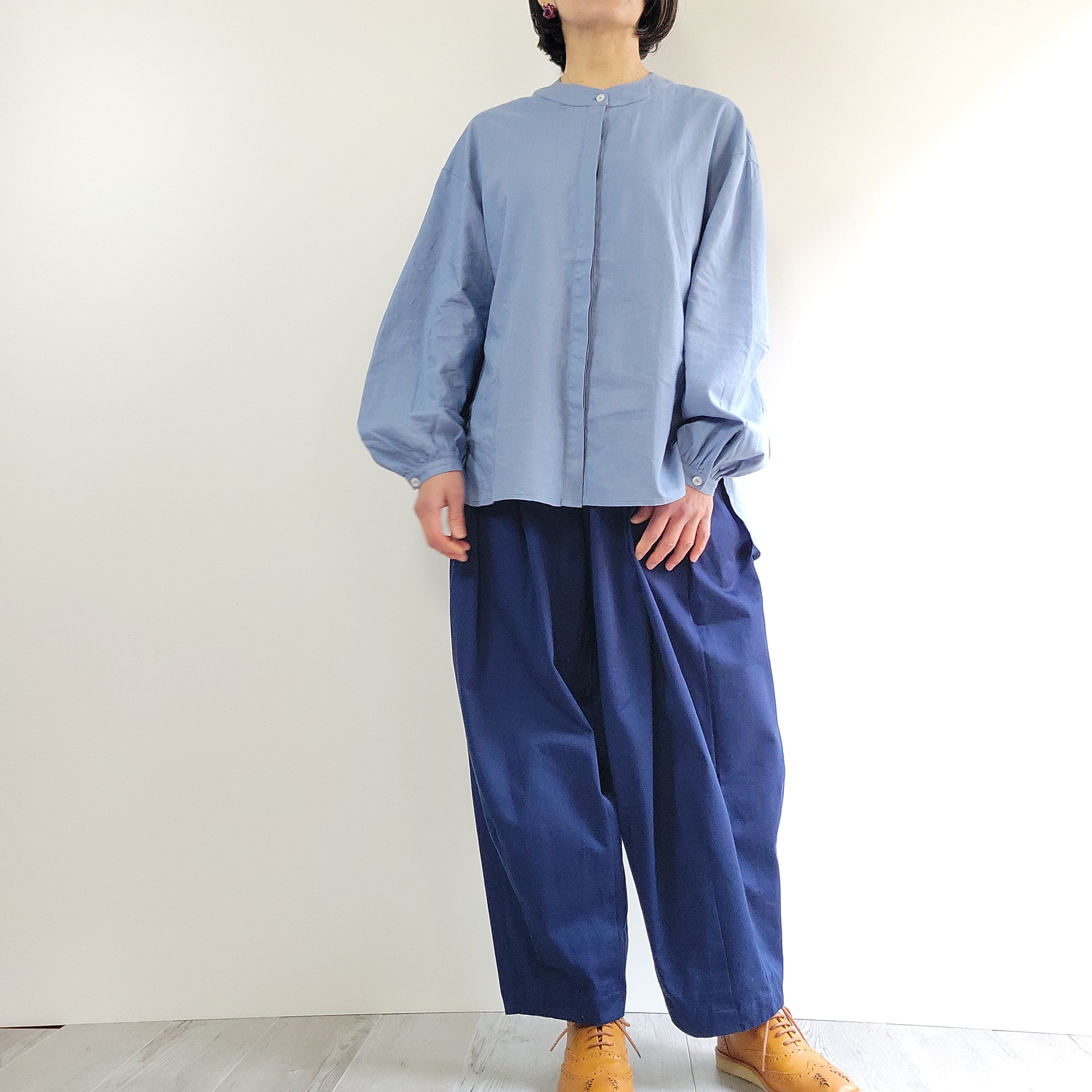 【即納】上品なリネンレーヨンのバルーン袖シャツ シンプルカジュアルオフィスにも