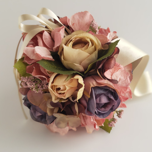 アンティークローズのドライ風ボールブーケ 結婚式 大人可愛い くすみ