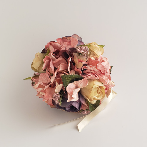 アンティークローズのドライ風ボールブーケ 結婚式 大人可愛い くすみ