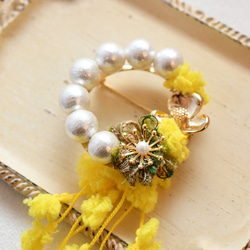 珍珠與含羞草花環胸針 第2張的照片