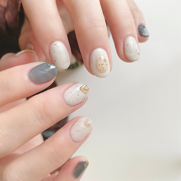 春のアシンメトリーネイル ネイルチップ（つけ爪） しろくまnail
