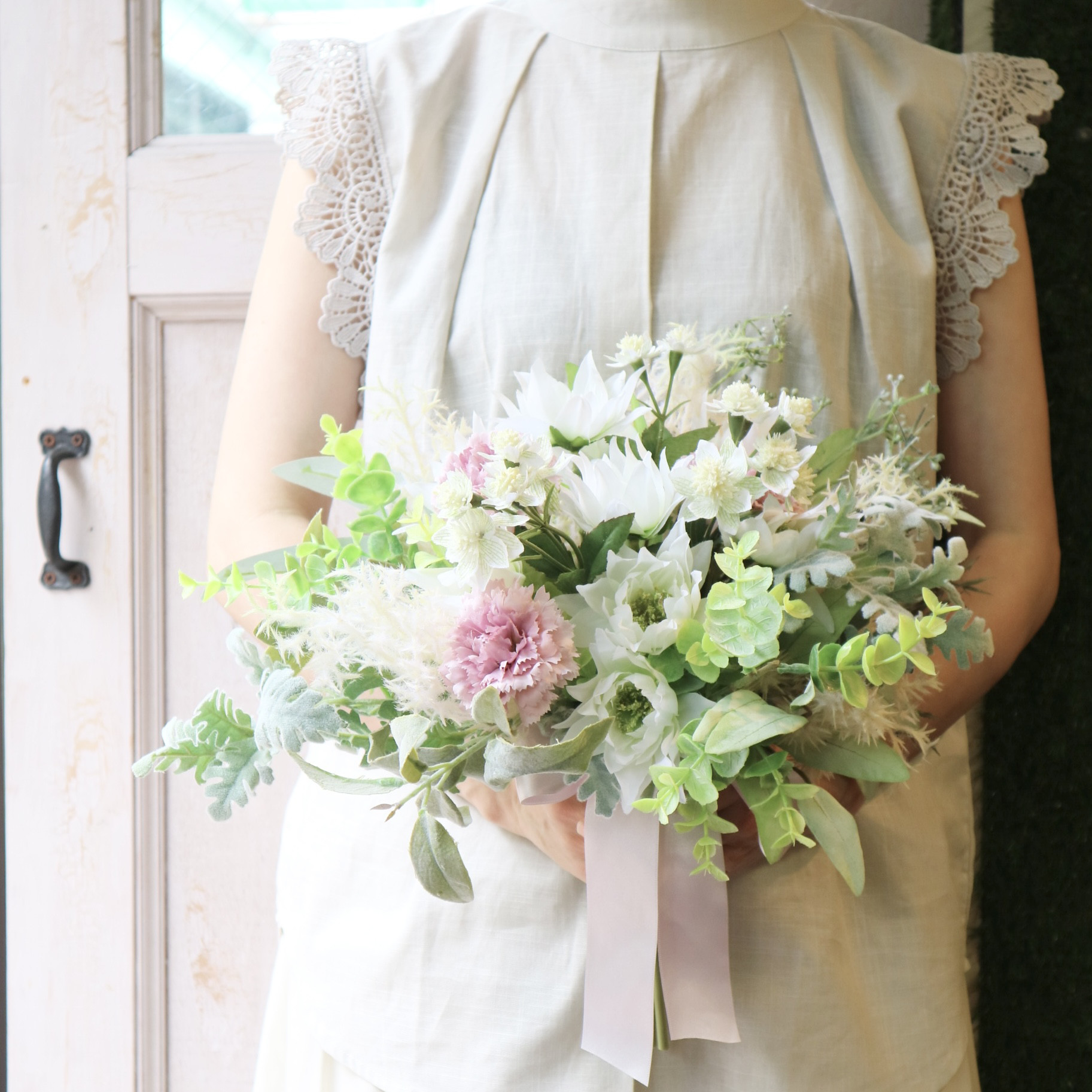 優しい色合いのナチュラルブーケ　ブートニア付き　結婚式　フォトウェディング