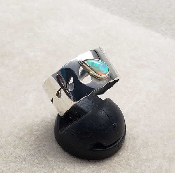 エチオピアオパールのしずくリング